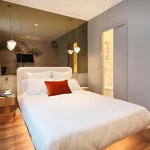 Hotel Le Katorze Paris