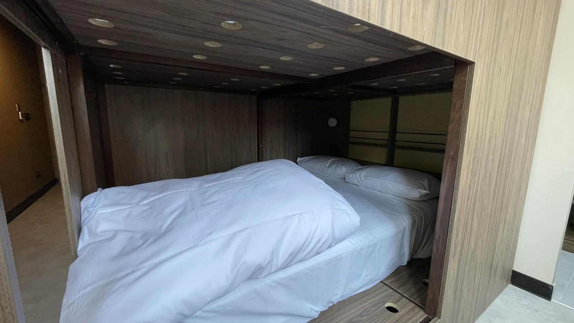 Jost Hotel Lille Centre 3*,  France